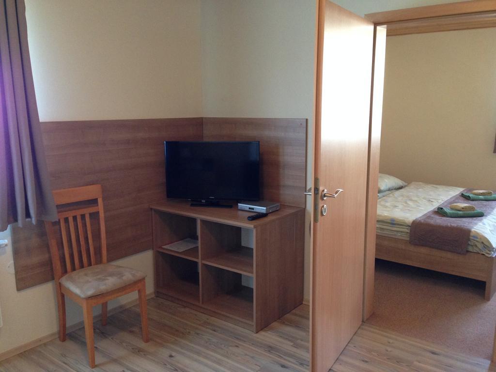 Guest House Fleurs Liptovsky Mikulas Luaran gambar